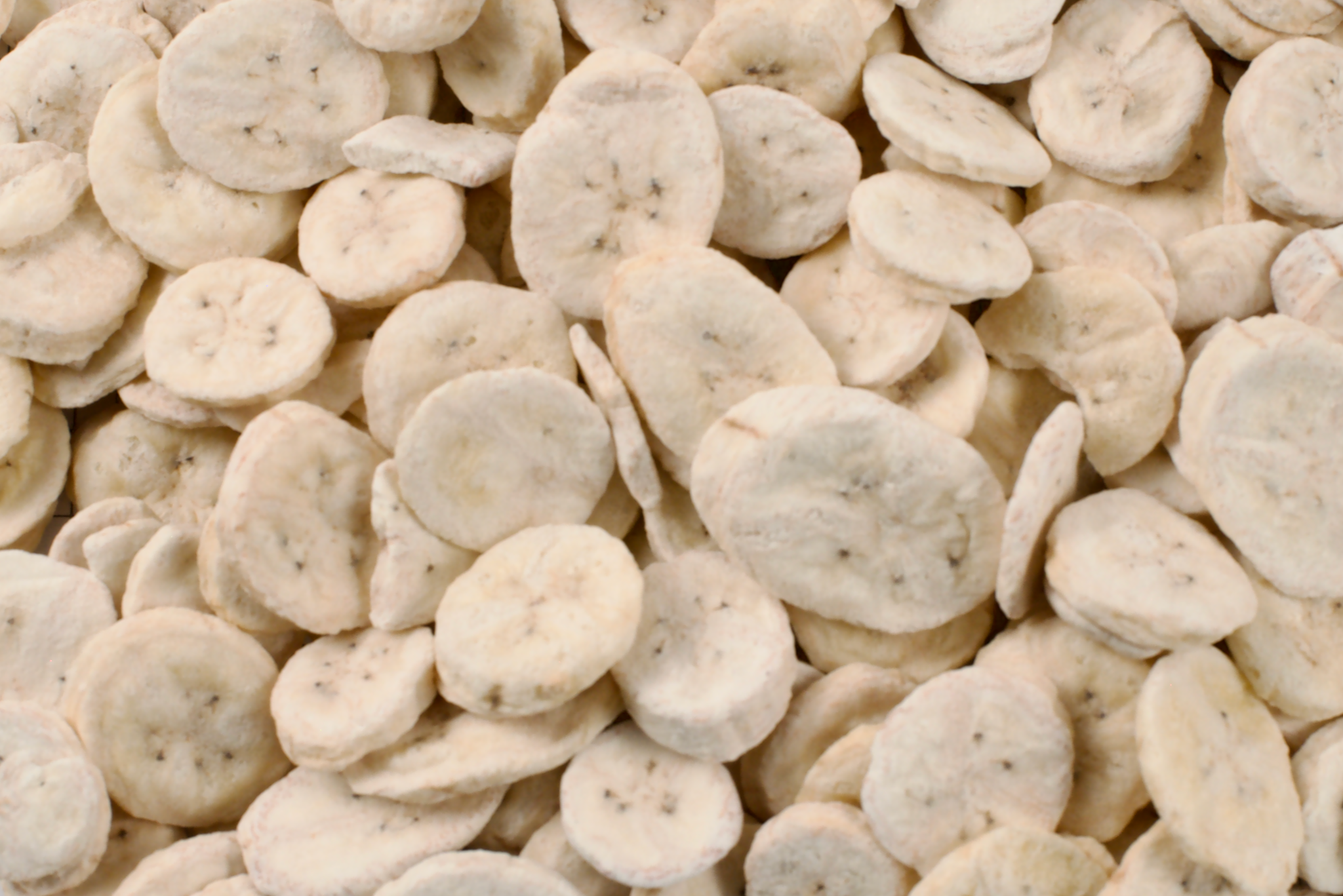Nahaufnahme von gefriergetrockneten Bananenscheiben